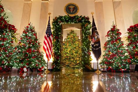 Melania Trump Reveals White House Christmas Decorations The New York