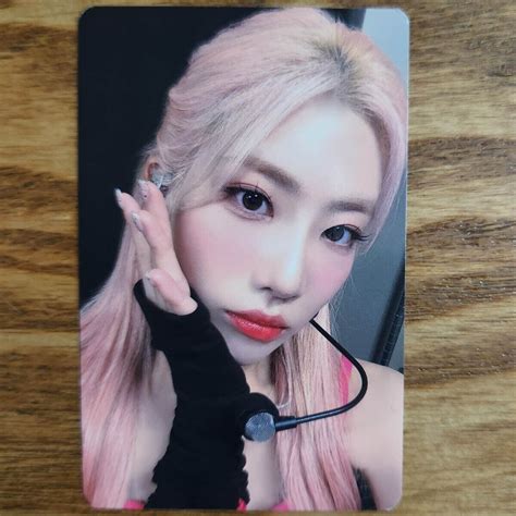 Kimlip Official Mmt Photocard Loona St World Ubuy India