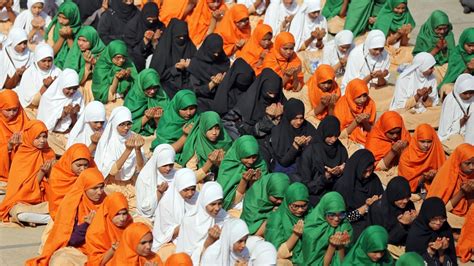 why indian muslims don t react to aggressive hindutva politics — quartz india