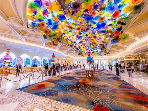 Why The Bellagio Lobby Is An Attraction All On Its Own Feelingvegas