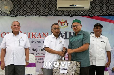 Demikian itu beliau berharap agar rumah mesra rakyat (rmr) dari spnb dijadikan antara kemudahan buat golongan tersebut sebagai golongan sasar, sama ada. BAJET 2021 TENTUKAN PERMOHONAN BAHARU RUMAH MESRA RAKYAT ...