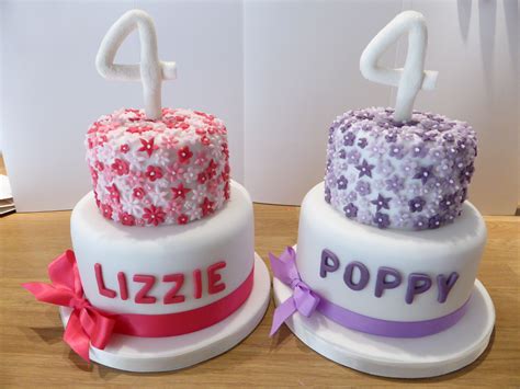 Pretty Birthday Cakes For Twin Girls Twin Birthday Cakes Twin First Birthday Pretty Birthday