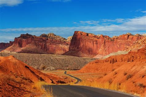Travel Guide To Utahs Capitol Reef National Park