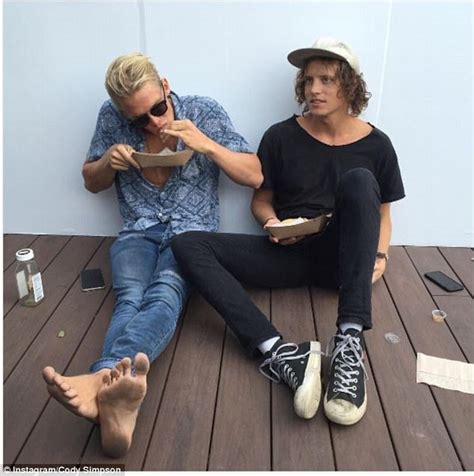 Cody Simpson Dons Shoes After Running Around La Barefoot Daily Mail