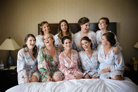 sposa bella photography sc wedding photographer of the year bride with bridesmaids getting