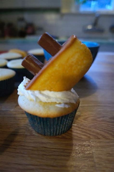 For fun and creative designs. 30 Awesome TV and Movie Themed Desserts | Themed desserts ...