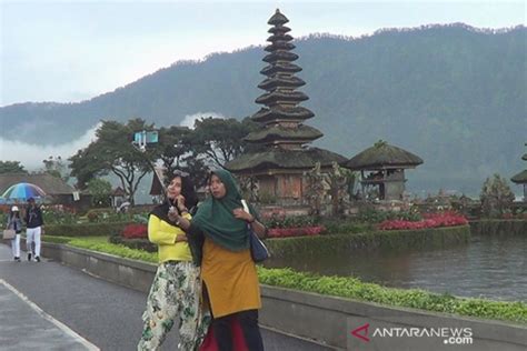 Pura Ulundanu Beratan-Bali bidik wisatawan nusantara sikapi COVID-19 ...
