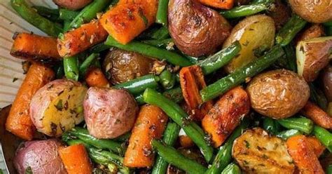 Garlic herb roasted potatoes are a tasty side dish for any meal. Garlic Herb Roasted Potatoes Carrots and Green Beans - The ...
