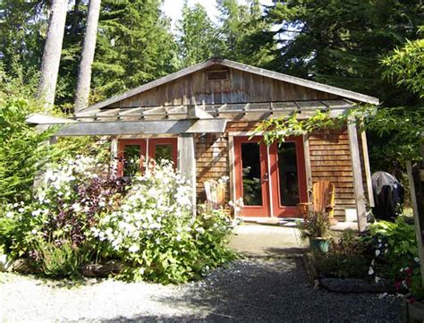 Check out our awesome video to see some cool drone footage of the cabins, the wild pacific trail & ukee. Tofino Accommodations | myTofino.com