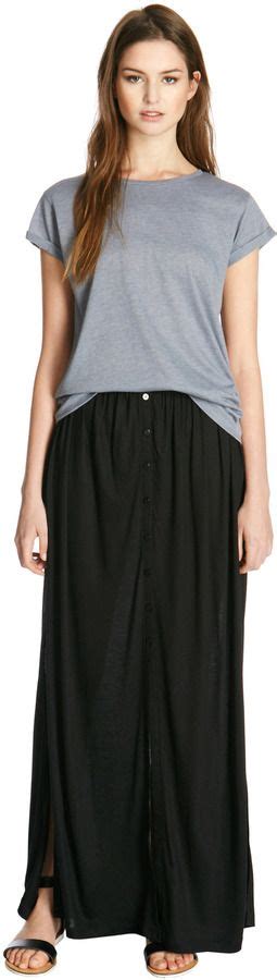 Notre collection a de quoi répondre à tous vos besoins dans. Jupe longue boutonnée sur le devant | Jupes longues maxi ...