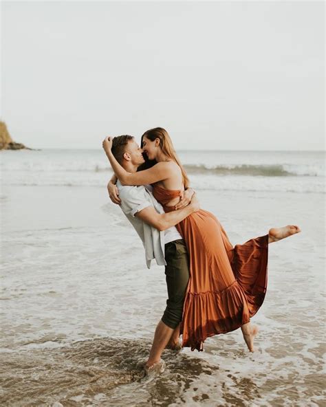 Engagement Session Inspo Couple Photography Engagement Photoshoot Travel Pictures Poses