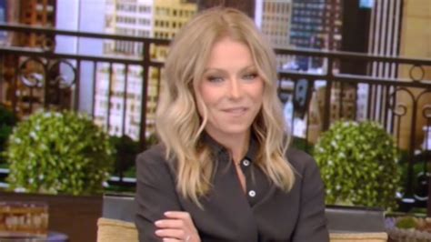 Live Host Kelly Ripa Calls Out The View For Getting Studio Makeover