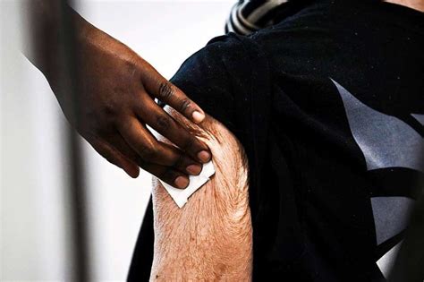 Der umsatz betrug im jahr 2020 41,9 mrd. Pfizer will Mitarbeitende in Freiburg schon impfen - gegen ...