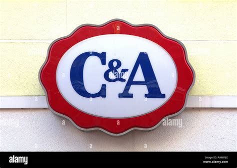 El óvalo C un logotipo como signo de una empresa en una sucursal en