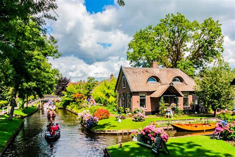 Mheer is a village in the dutch province of limburg. Giethoorn, Holland: Where the Streets Are Made of Water ...