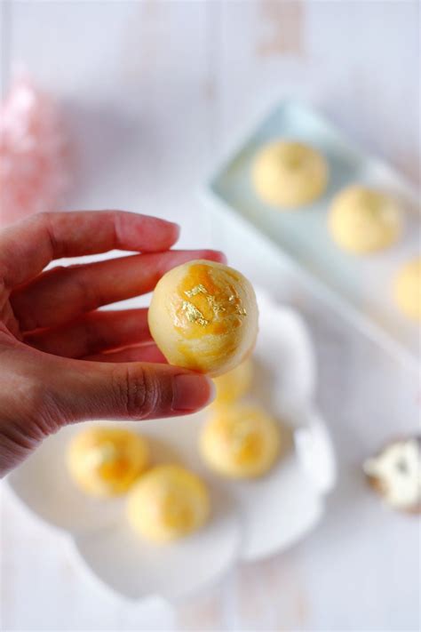 It can be boiled and eaten by itself with plain white rice these sweet and savoury muffins are an interesting twist to the traditional filipino dessert made of. Golden Salted Egg Yolk Pineapple Tarts 黄金咸蛋黄黄梨酥 | Recipe ...