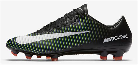 Voici les performances réalisées par erick pulgar (ac florenz). Scarpe da calcio di Erick Pulgar