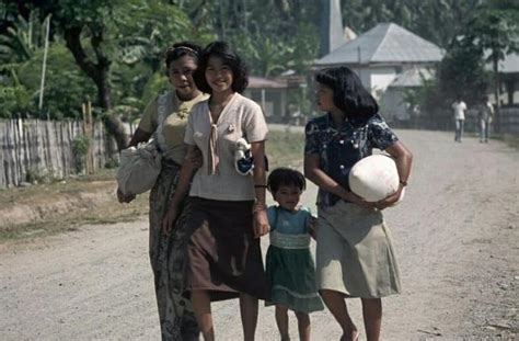 lihat foto emak emak tahun 1980 an netizen kesederhanaan yang mendamaikan trendradars indonesia
