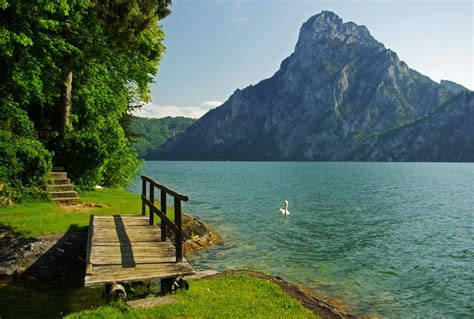 Lake Traunsee And Traunstein Peak Austria Holidays In Norway Places