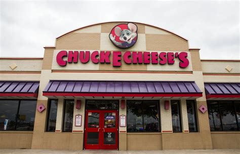 Chuck E Cheeses Expands Toned Down Program For Families With Autistic