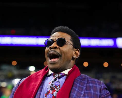 Daily Loud On Twitter Michael Irvin Taken Off Covering Super Bowl