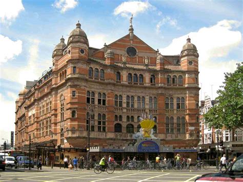 Ultimate Guide To The Palace Theatre Footprints London Walking Tours