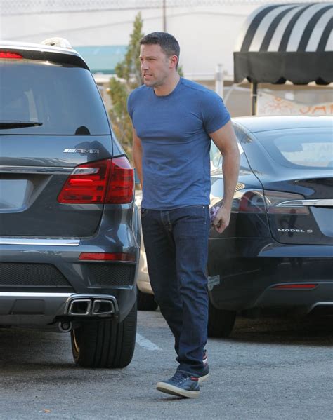 Ben Affleck In A Tight T Shirt Pictures Popsugar Celebrity Photo 3