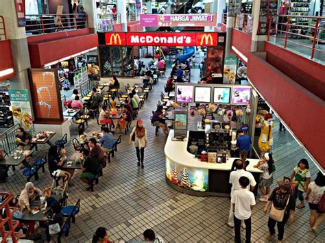 It is a fairly established shopping centres. Holiday Plaza - Shopping Center - Johor Bahru | TravelMalaysia