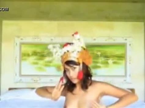 Indo Model Diah Bali Dancer Nude