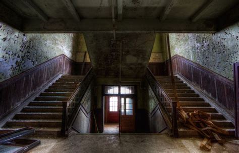This Old Abandoned School Is Just Slightly Creepy 21 Pics