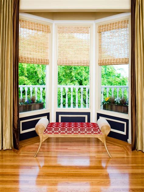 10 Modern Bay Window Curtain Ideas