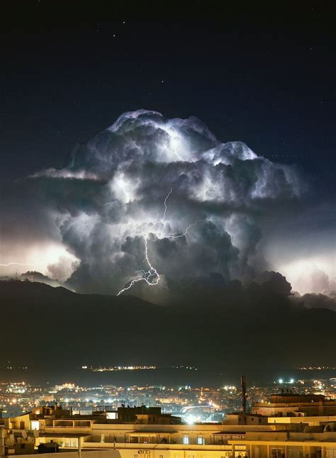 Amazing Storm Picture Mirror Online
