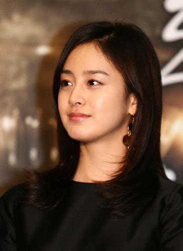 Kim Tae Hee Beautiful Face Picture