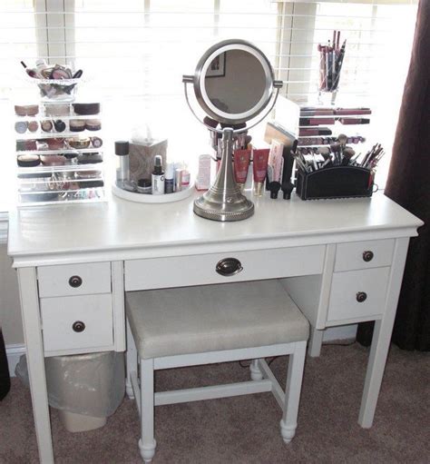 These 12 bedroom vanity table and chair ideas show the wide variety of products that are available. Mirrored Makeup Storage is a Stylish Way to Unclutter The ...