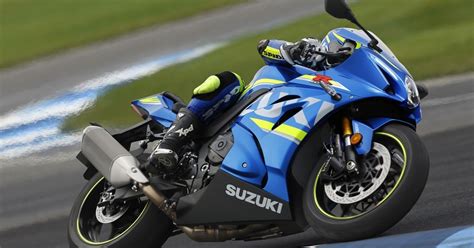 Max torque was 86.3 ft/lbs (117.0 nm) @ 10000 rpm. 2016 Suzuki GSX-R 1000 Concept Tanıtımı | motorcular.com