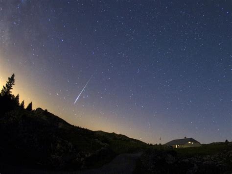 Ouça chuva de estrelas de giove no palco mp3, a plataforma que divulga artistas independentes de verdade. Chuva de meteoros para ver nos céus esta noite | TVI24