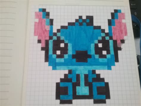 Une feuille a3 correspond à deux feuilles a4. ceci est du pixel art en dessin fait avec des feutres | Pixel art, Pixel art stitch