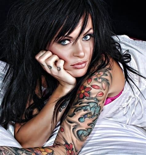 Inspiring Women With Beautiful Sleeve Tattoos Designbump