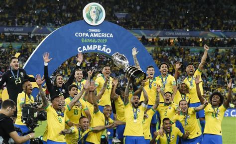 With a consolidated squad that mixes youth and experience, the canarinha with tite at leadership will go for its best performance with the aim of lifting the conmebol copa américa 2021 and reaching. Brasil vence o Peru e é campeão da Copa América | Esportes ...