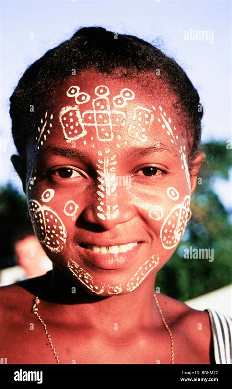 jeune fille ado afrique banque de photographies et d images à haute résolution alamy