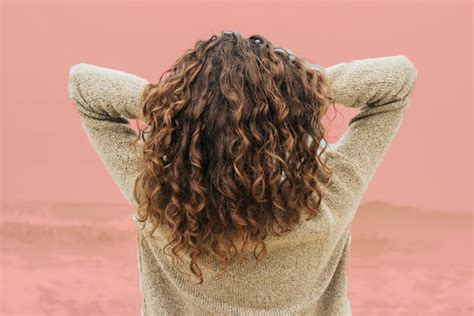 5 Ways To Manage Your Jewish Curls This Summer Kveller
