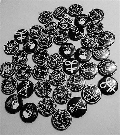 Some Pin Orders 💀 Skull Occult Doommetal Blackmetal