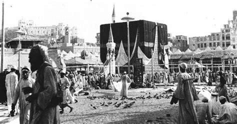 Dalam riwayatkan ini disebutkan bahwa rasulullah saw lahir di mekkah, saat terbit fajar hari jum'at 17. Arab Sebelum Islam | Riwayat Hidup Nabi Muhammad Saw ...