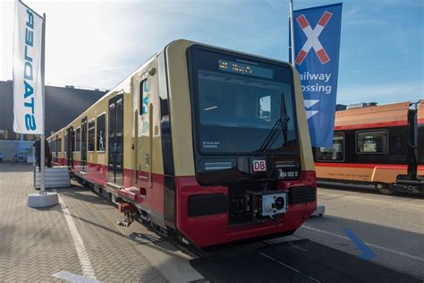 Aktuelle verkehrsmeldungen und infos zu unseren angeboten. So sieht die neue S-Bahn für Berlin aus | Zugreiseblog