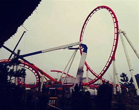 Very smooth, but for me to short and too slow. Energylandia 2016 - Formula 1 Vekoma Launch : Theme Park ...