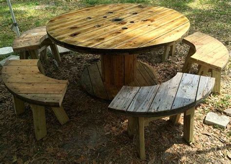44 Diy Upcycled Spool Project Ideas For Outdoor Furniture Lovelyving