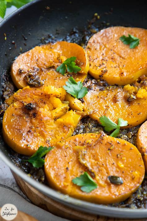 Courge poêlée aux épices et aux graines sauce à la menthe