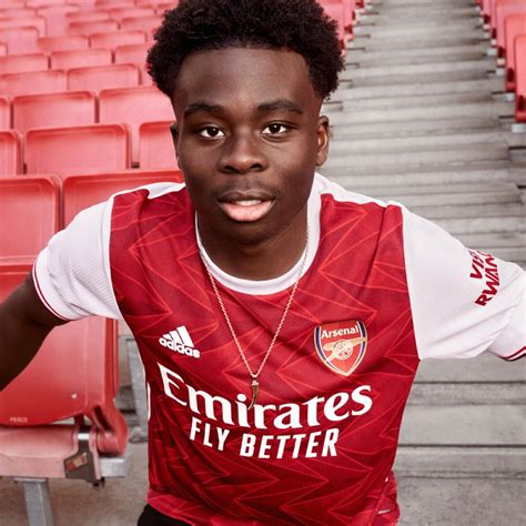 Bukayo saka (born 5 september 2001) is a british footballer who plays as a left wing back for british club arsenal. What Bukayo Saka gets paid with new contract