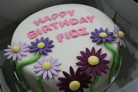 Check out our grand collection of delicious birthday cakes recipe learn how to make/prepare simple cake by following this easy recipe. CitsCakes: simple flower birthday cake~