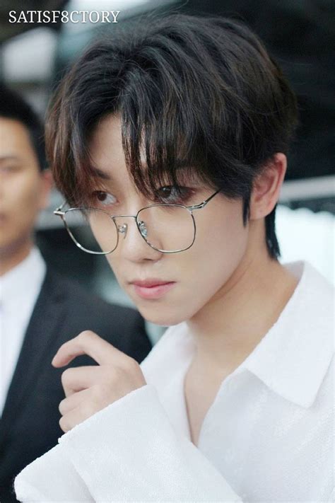 Visual (because i said so). minghao pics on | Seventeen minghao, Seventeen, Seventeen the8